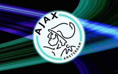 艾尚体育独家-佩洛娃赛后和队友聚餐庆祝