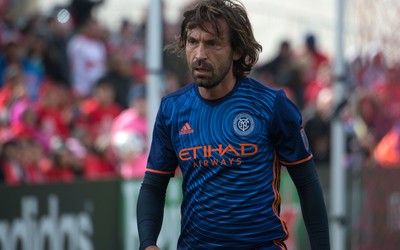 艾尚体育独家-加布里埃尔这头球砸地反弹入网